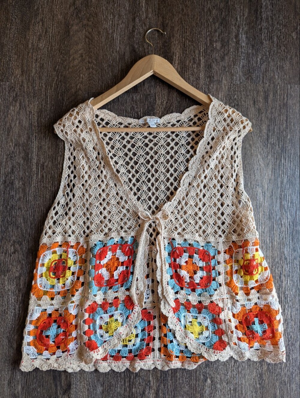 Crochet Tie-Front Vest in Beige with Multicolor Squares Cato 22/24